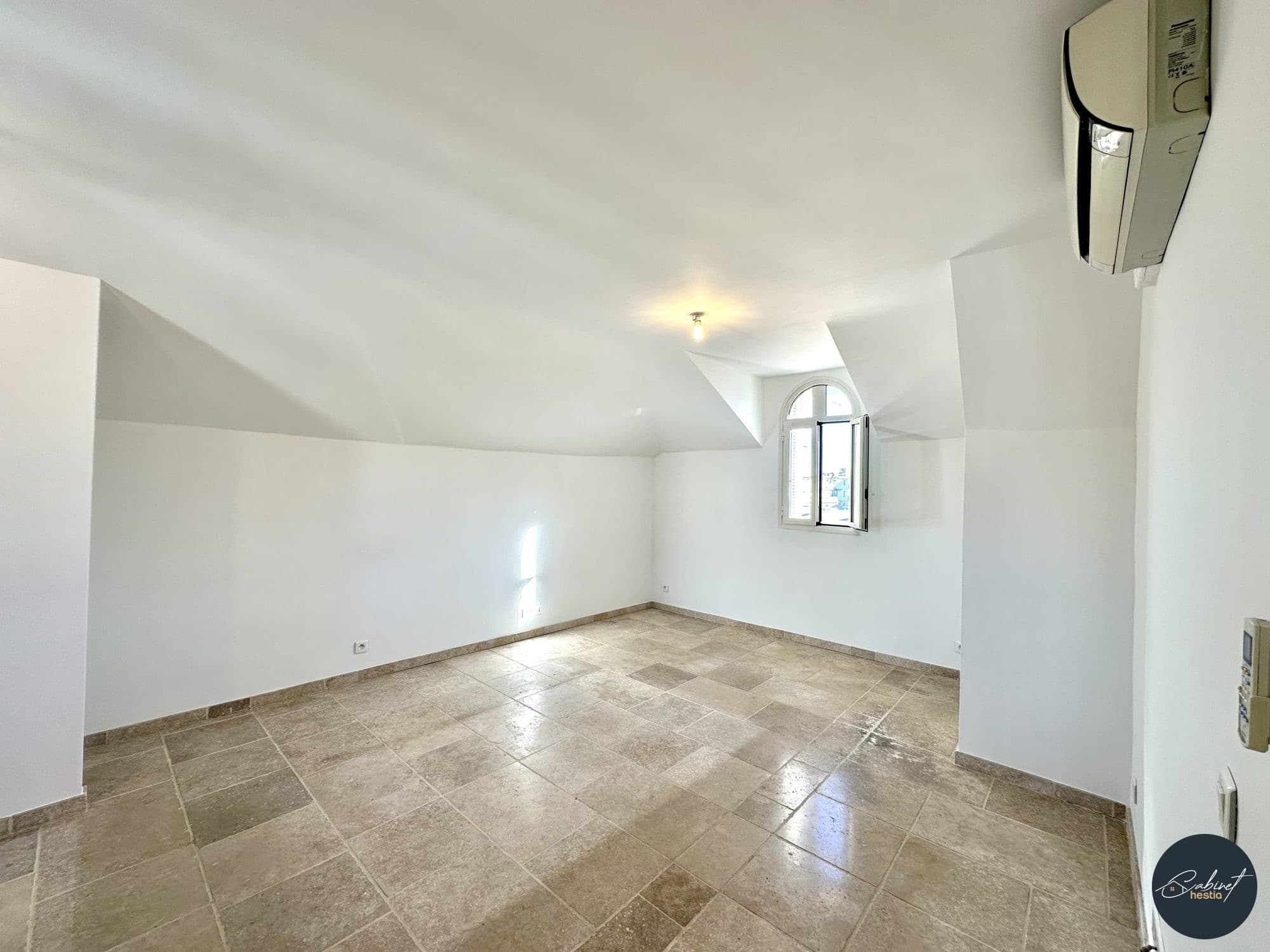 NICE / RUE CAFFARELLI /MUSICIENS / 2 PIÈCES / 43M2 - Miniature 4