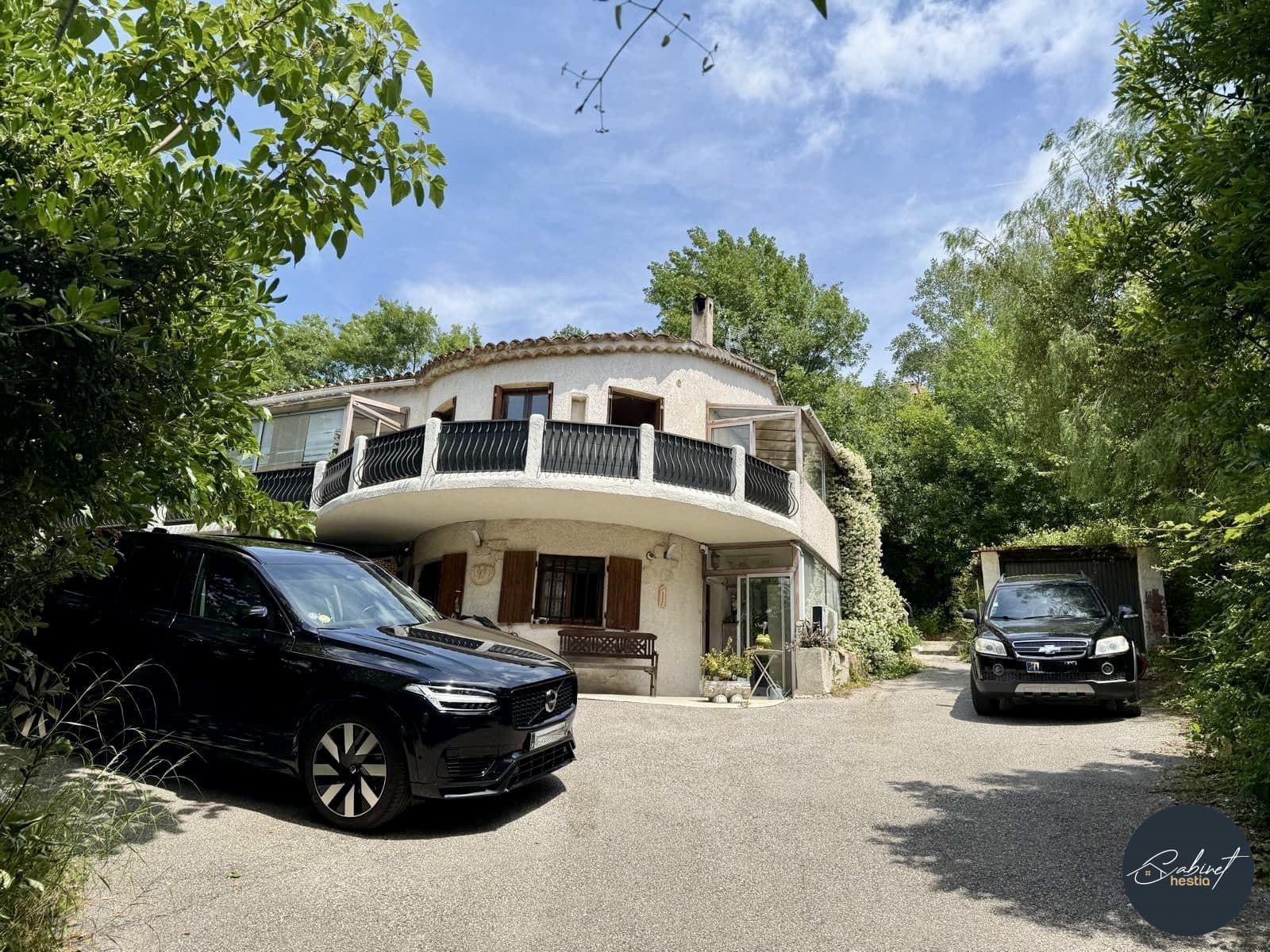 HAUT DE VILLA / DERNIER ETAGE / Saint-Paul-de-Vence / GARAGE / JARDINET / TERRASSE / VERANDAS / RARE : - Miniature 7