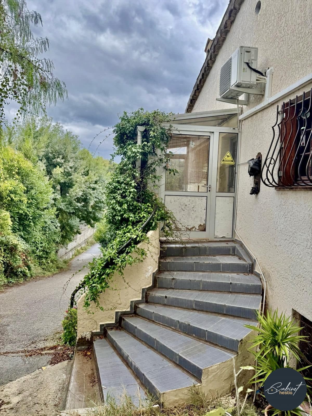 HAUT DE VILLA / DERNIER ETAGE / Saint-Paul-de-Vence / GARAGE / JARDINET / TERRASSE / VERANDAS / RARE : - Miniature 13