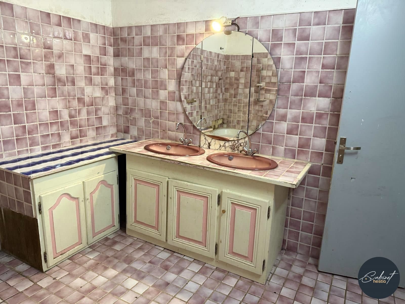 HAUT DE VILLA / DERNIER ETAGE / Saint-Paul-de-Vence / GARAGE / JARDINET / TERRASSE / VERANDAS / RARE : - Miniature 9