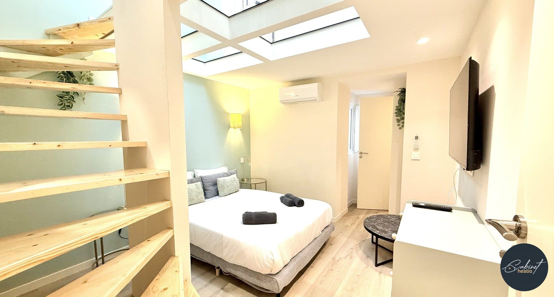 DUPLEX / VIEUX NICE / 200 M DES PLAGES / CALME - Miniature 2