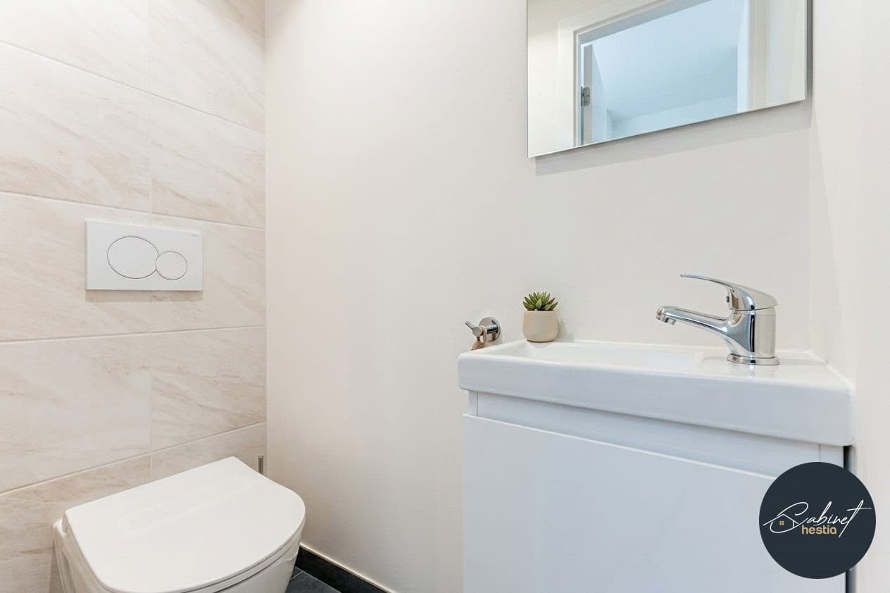 DUPLEX / VIEUX NICE / 200 M DES PLAGES / CALME - Miniature 6