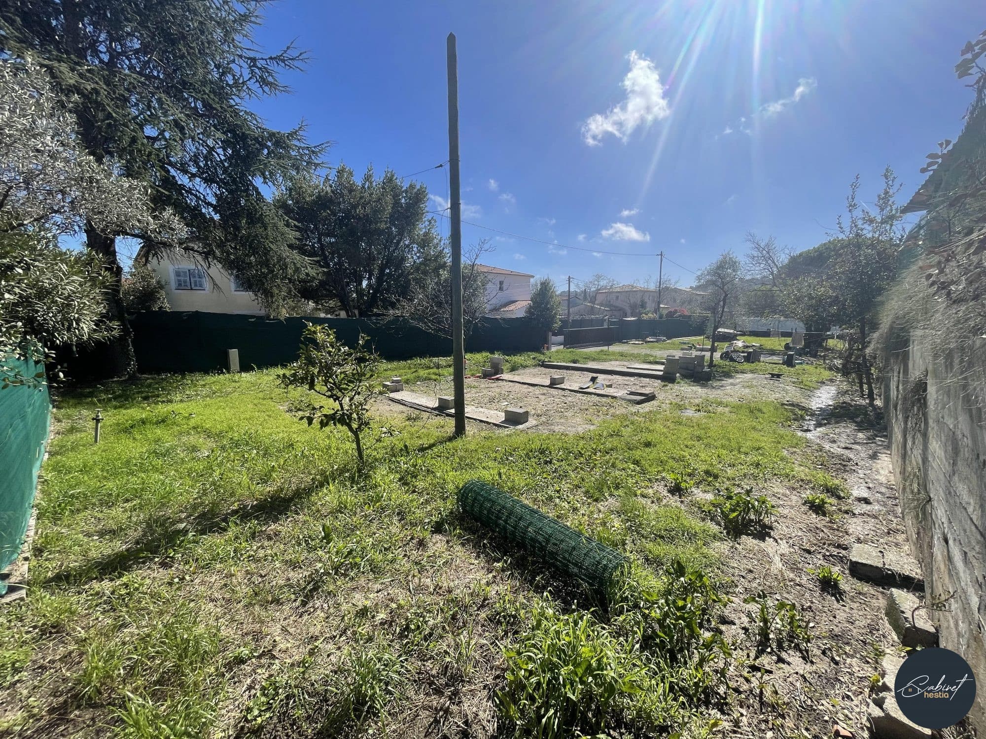 TERRAIN CONSTRUCTIBLE / BIOT / 998M2 / VIABILISÉ - Miniature 3